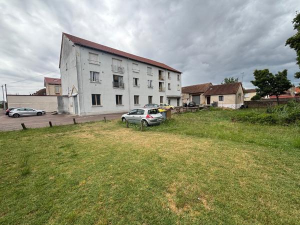 A VENDRE - ENTREPOT / LOCAL COMMERCIAL et BUREAUX 220m²- CENTRE VILLE FOURCHAMBAULT