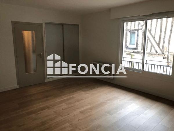 Location Studio 31.59 m² - 70 RUE BERNARD PALISSY Tours 37000