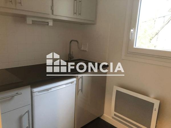 Location Studio 31.59 m² - 70 RUE BERNARD PALISSY Tours 37000