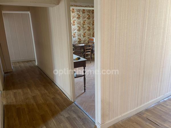 ensemble immobilier sur 1700m2 avec deux maisons, grange atelier jardin et puits
