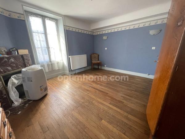 ensemble immobilier sur 1700m2 avec deux maisons, grange atelier jardin et puits
