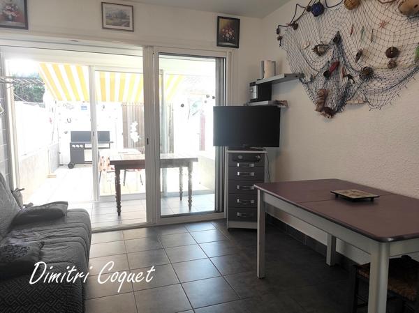 T2 en rez de jardin avec grande terrasses et annexes