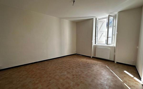 Appartement à louer    4 pièces •  Joyeuse