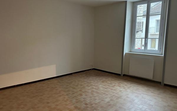 Appartement à louer    4 pièces •  Joyeuse