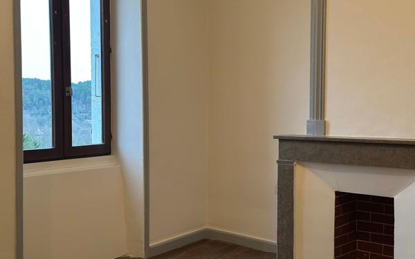 Appartement à louer    4 pièces •  Joyeuse