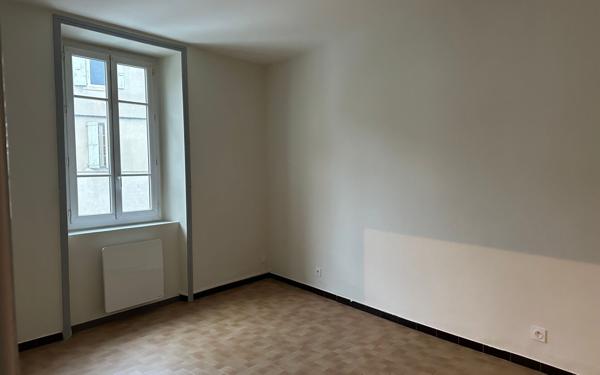 Appartement à louer    4 pièces •  Joyeuse