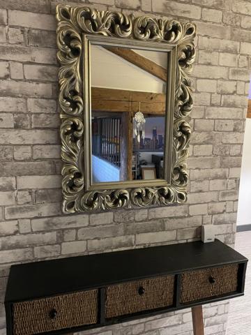 Corps de ferme avec deux granges et dépendances sur 3325m2 attenant.