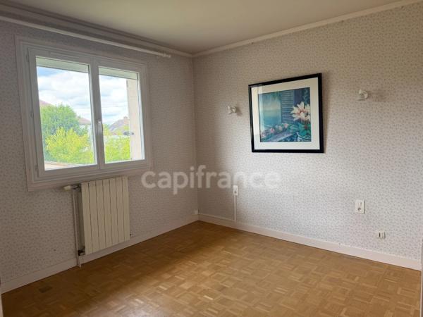 Maison à vendre 7 pièces APPOIGNY (89) de 119 m2  sur sous-sol  4 chambres plus bureau  3 Garages  Cave Terrain