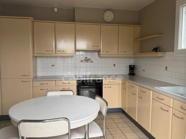 Maison à vendre 7 pièces APPOIGNY (89) de 119 m2  sur sous-sol  4 chambres plus bureau  3 Garages  Cave Terrain