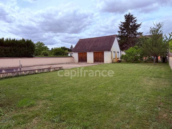 Maison à vendre 7 pièces APPOIGNY (89) de 119 m2  sur sous-sol  4 chambres plus bureau  3 Garages  Cave Terrain