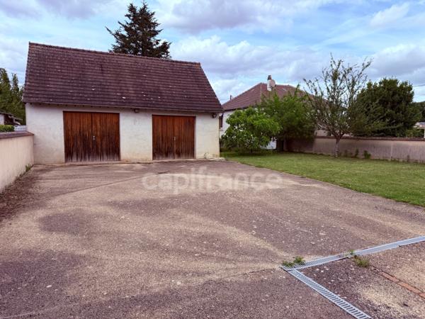 Maison à vendre 7 pièces APPOIGNY (89) de 119 m2  sur sous-sol  4 chambres plus bureau  3 Garages  Cave Terrain