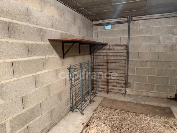 Maison à vendre 7 pièces APPOIGNY (89) de 119 m2  sur sous-sol  4 chambres plus bureau  3 Garages  Cave Terrain