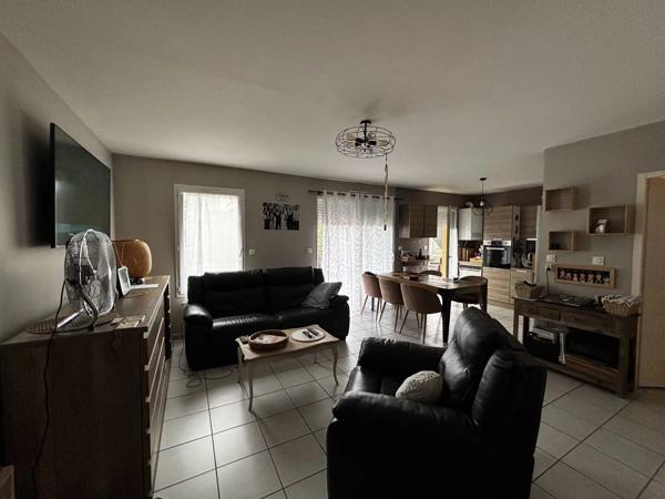 Location                                                      Appartement
                        
                     3 pièces                      72 m2                     à Saint-Paul-en-Jarez