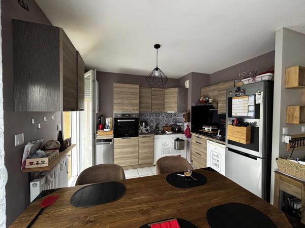 Location                                                      Appartement
                        
                     3 pièces                      72 m2                     à Saint-Paul-en-Jarez