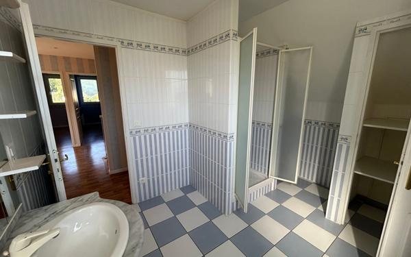 Maison à louer    5 pièces •  Arudy