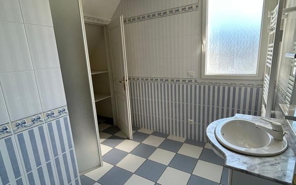 Maison à louer    5 pièces •  Arudy