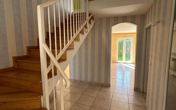 Maison à louer    5 pièces •  Arudy