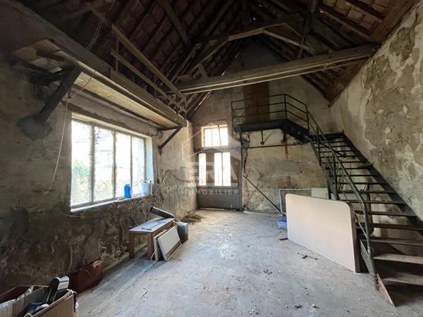 Maison Mamers 5 pièce(s) 209m2 A RENOVER