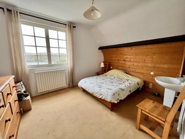 Vaste maison 8 chambres proposant 188 m² habitable