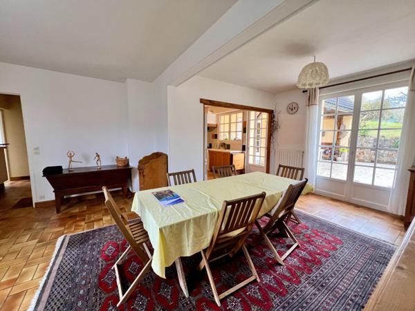 Vaste maison 8 chambres proposant 188 m² habitable