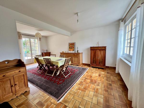 Vaste maison 8 chambres proposant 188 m² habitable