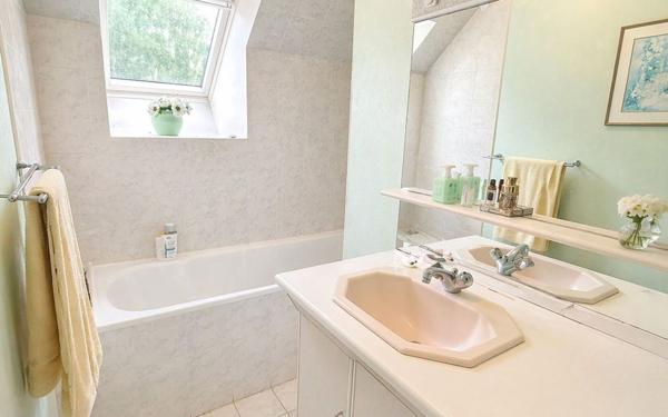 Maison à vendre    5 pièces • 148,05 m2 Bailly