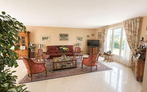 Maison à vendre    5 pièces • 148,05 m2 Bailly