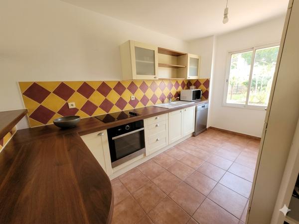 T3 de 73 m² en rez-de-chaussée à Le Gosier avec jardin privatif