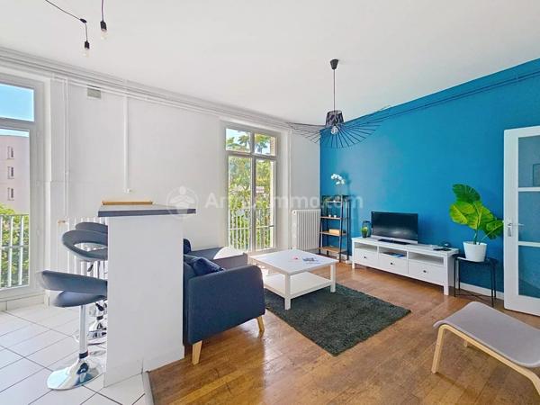 Location                                                      Appartement
                        
                     6 pièces                      121 m2                     à Clermont-Ferrand