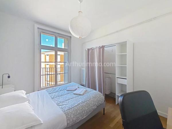 Location                                                      Appartement
                        
                     6 pièces                      121 m2                     à Clermont-Ferrand