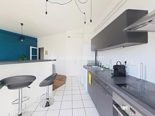 Location                                                      Appartement
                        
                     6 pièces                      121 m2                     à Clermont-Ferrand