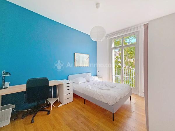 Location                                                      Appartement
                        
                     6 pièces                      121 m2                     à Clermont-Ferrand