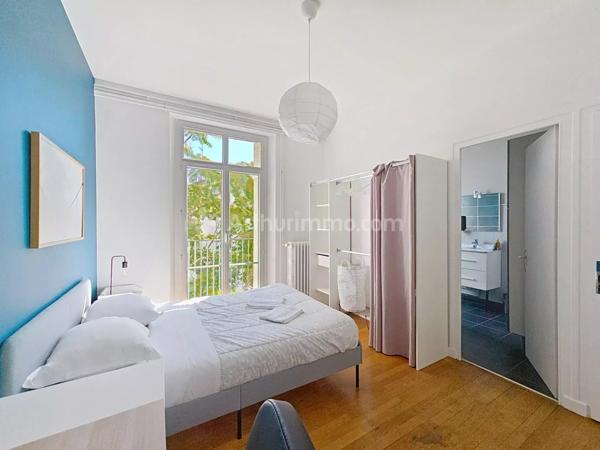Location                                                      Appartement
                        
                     6 pièces                      121 m2                     à Clermont-Ferrand