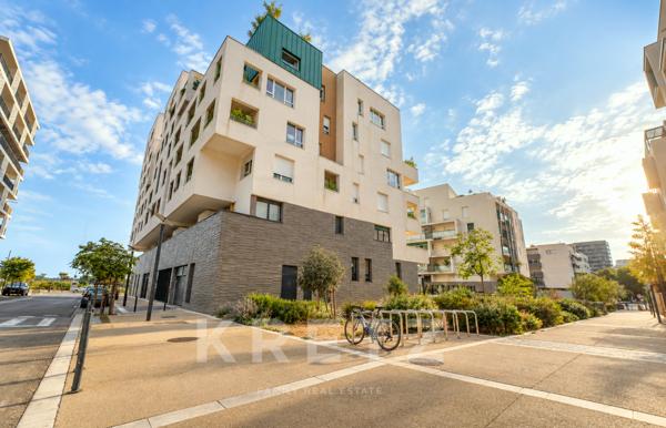 Appartement T4 dernier étage avec vue panoramique sur Port-Marianne et le parc Charpak