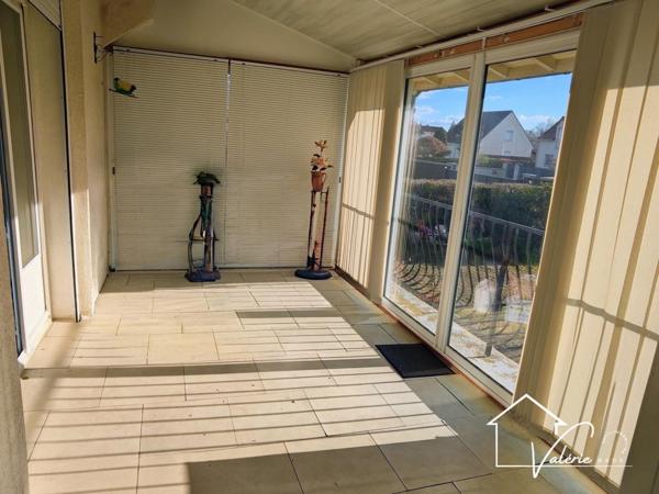 Belle opportunité à Vendat : maison individuelle avec terrain de 978 m² et double garage.