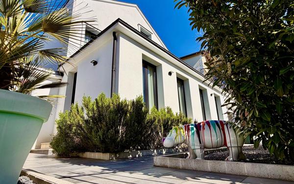 Maison à vendre    5 pièces •  Bry-sur-Marne