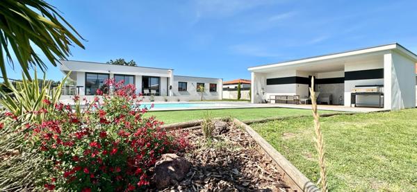 Villa contemporaine avec piscine – Orcet