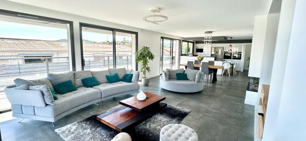 Villa contemporaine avec piscine – Orcet