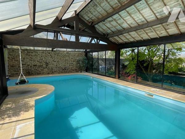 PROPRIETE DE 298M2 AVEC PISCINE 