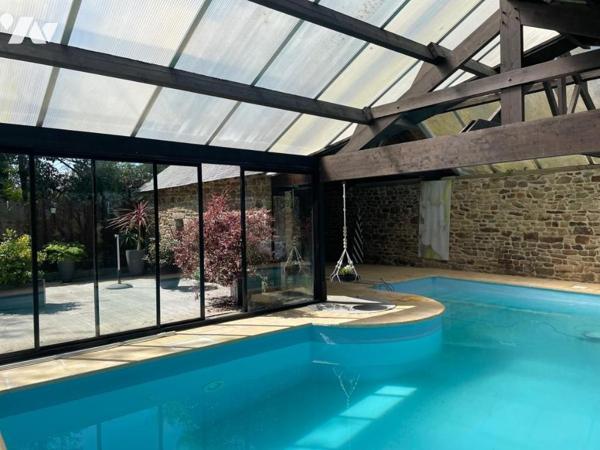PROPRIETE DE 298M2 AVEC PISCINE 