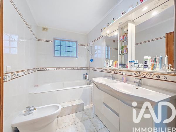 Maison à vendre 8 pièces 213 m² Corbeil-Essonnes