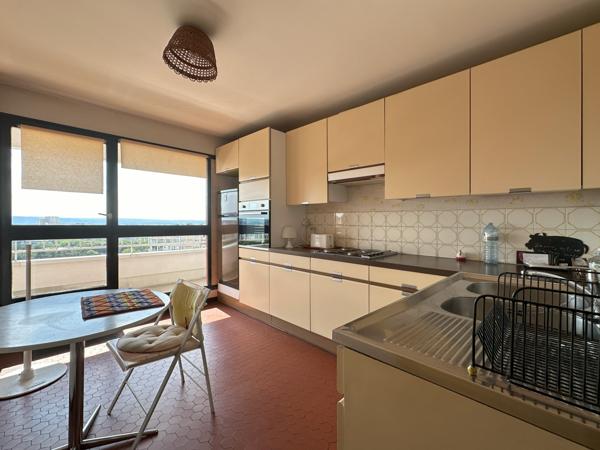 Nanterre (92000) Appartement de 85,64 m² avec balcon de 10,40 m² et parking souterrain en sous sol pour 420 000 € HAI