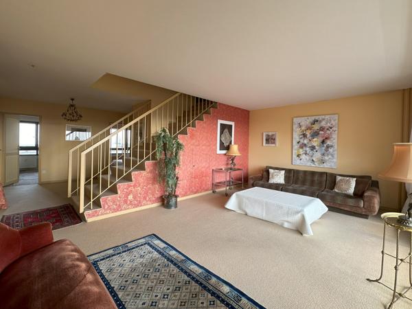 Nanterre (92000) Appartement de 85,64 m² avec balcon de 10,40 m² et parking souterrain en sous sol pour 420 000 € HAI