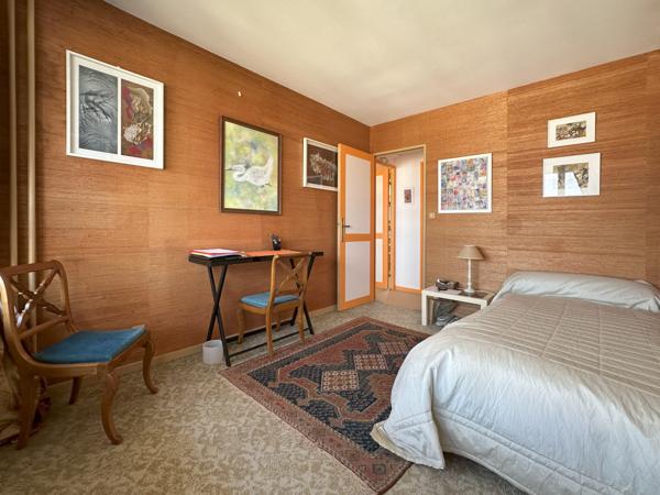 Nanterre (92000) Appartement de 85,64 m² avec balcon de 10,40 m² et parking souterrain en sous sol pour 420 000 € HAI