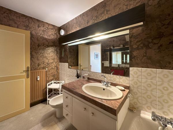 Nanterre (92000) Appartement de 85,64 m² avec balcon de 10,40 m² et parking souterrain en sous sol pour 420 000 € HAI