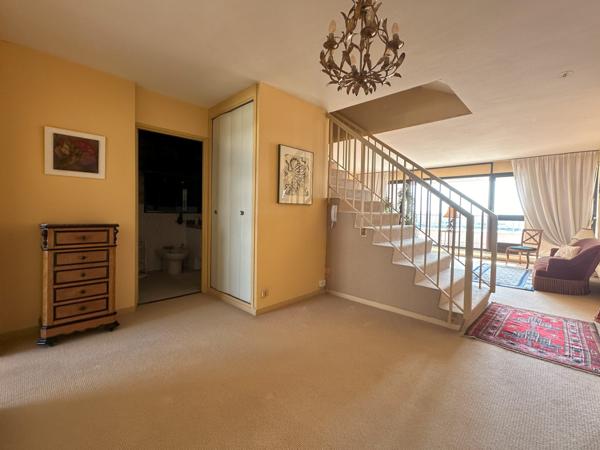 Nanterre (92000) Appartement de 85,64 m² avec balcon de 10,40 m² et parking souterrain en sous sol pour 420 000 € HAI