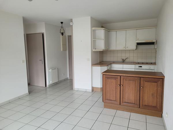 FAVERGES. APPARTEMENT T2 DE 36.80M² AVEC PARKING PRIVATIF ET CAVE