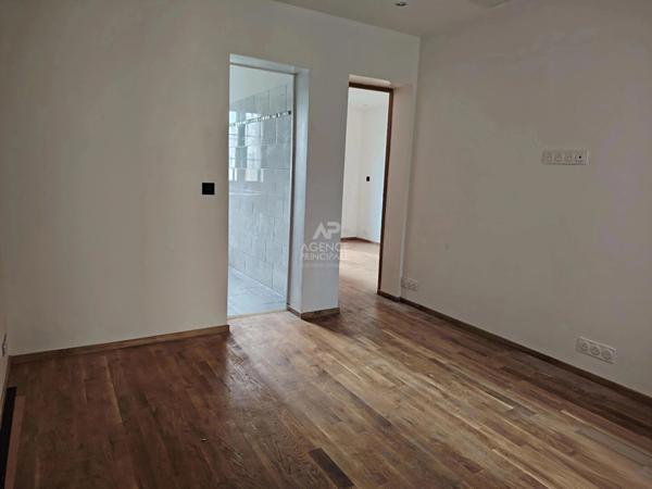 CLICHY - RUE ABET VARET - METRO SAINT OUEN 287 000 € ** - Référence SB-6684