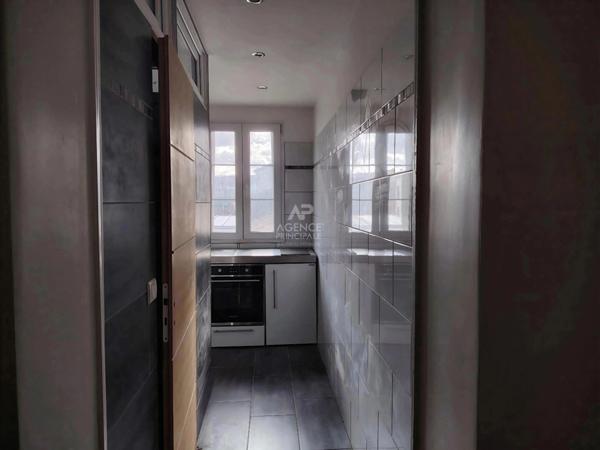 CLICHY - RUE ABET VARET - METRO SAINT OUEN 287 000 € ** - Référence SB-6684