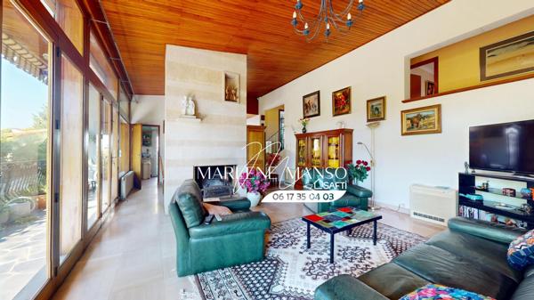 Proche tram 153 m² avec jardin, garage et sous-sol